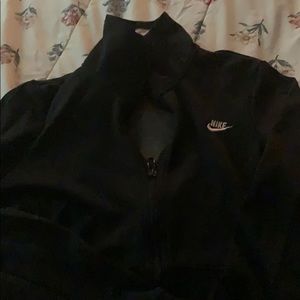 petite black nike track sweater 🖤